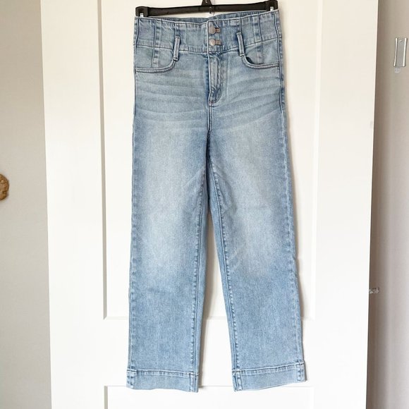 Ann Taylor Denim - Women's / Teen's Ann Taylor Light Wash Easy Straigh Jeans size 2